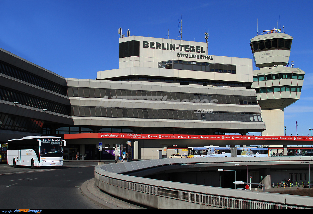 Berlin international. Аэропорт Германии Берлин. Аэропорт Тегель Германия. Берлинский Международный аэропорт. Берлин аэропорт Тегель фото.